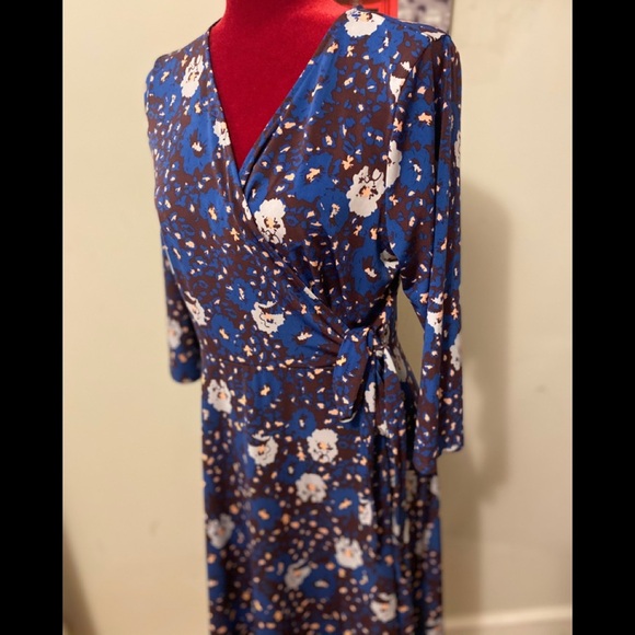 Beautiful v-neck floral blue dress/ size L - Picture 2 of 8